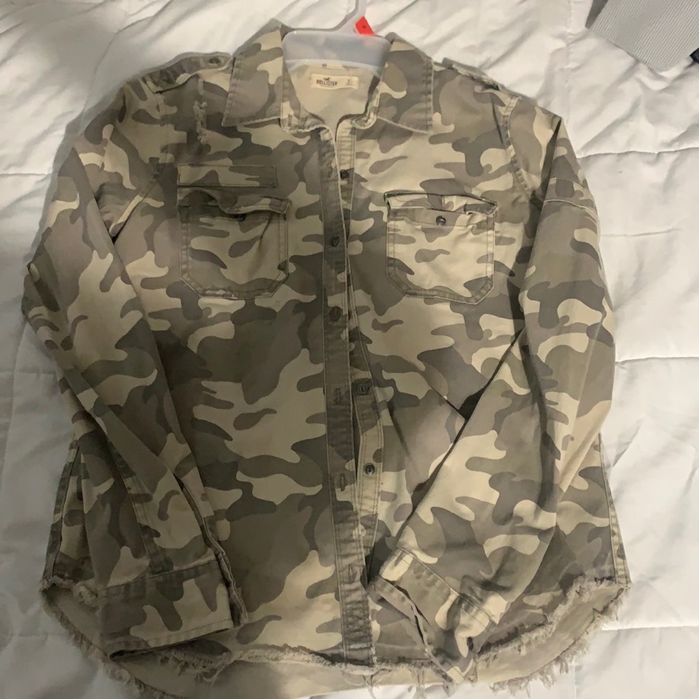 Army print jacket from Hollister in a women size small